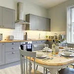 Daire The Nook - A Modern 2 Bedroom Loft With Parking