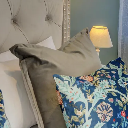 The Nook - A Modern 2 Bedroom Loft With Parking Appartamento