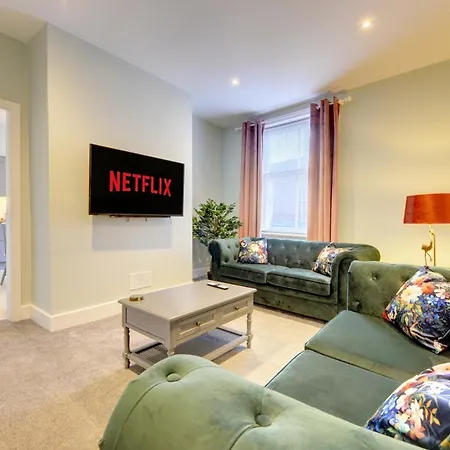 The Nook - A Modern 2 Bedroom Loft With Parking Apartment Ripon