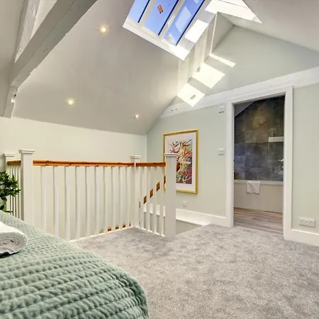 The Nook - A Modern 2 Bedroom Loft With Parking Appartamento Ripon