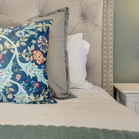 The Nook - A Modern 2 Bedroom Loft With Parking Ripon