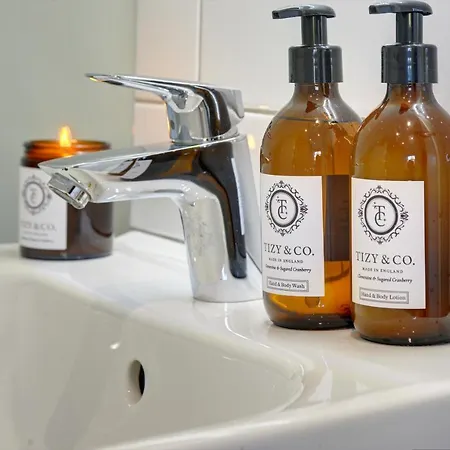 Appartement The Nook - A Modern 2 Bedroom Loft With Parking *